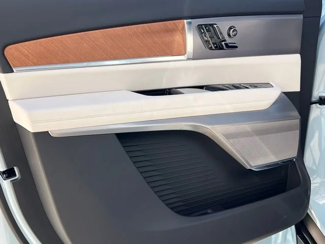 2026 Cadillac VISTIQ Sport - Photo 14