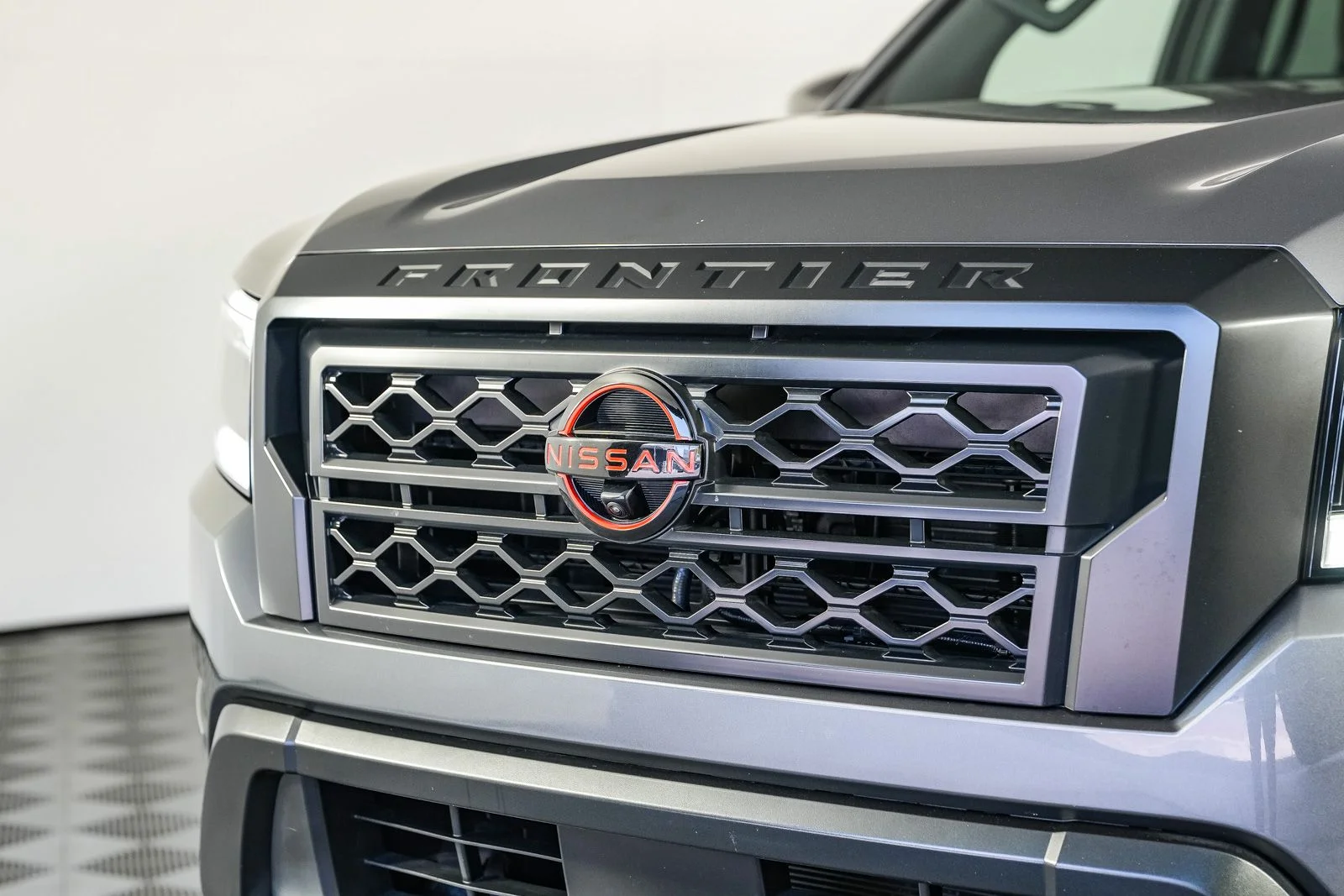 Used 2024 Gray Nissan PRO-X image 5