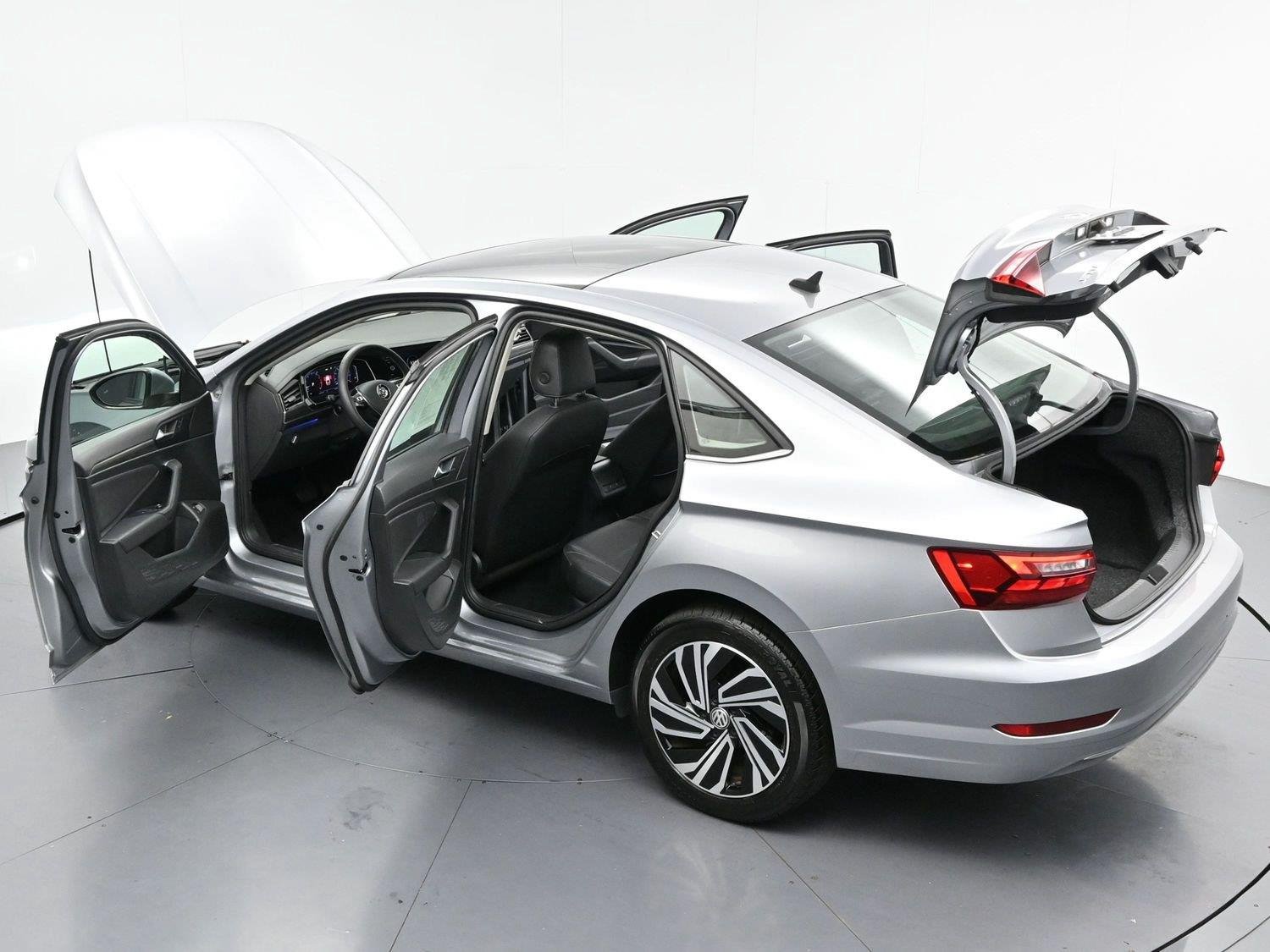 Used 2021 Pyrite Silver Metallic Volkswagen SEL image 42