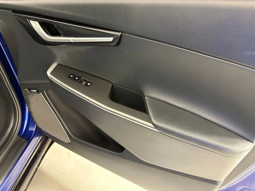 Used 2023 Blue Kia Wind image 48