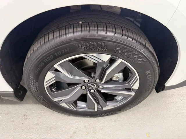 New 2026 Everest White Pearl TriCoat Nissan SV image 4