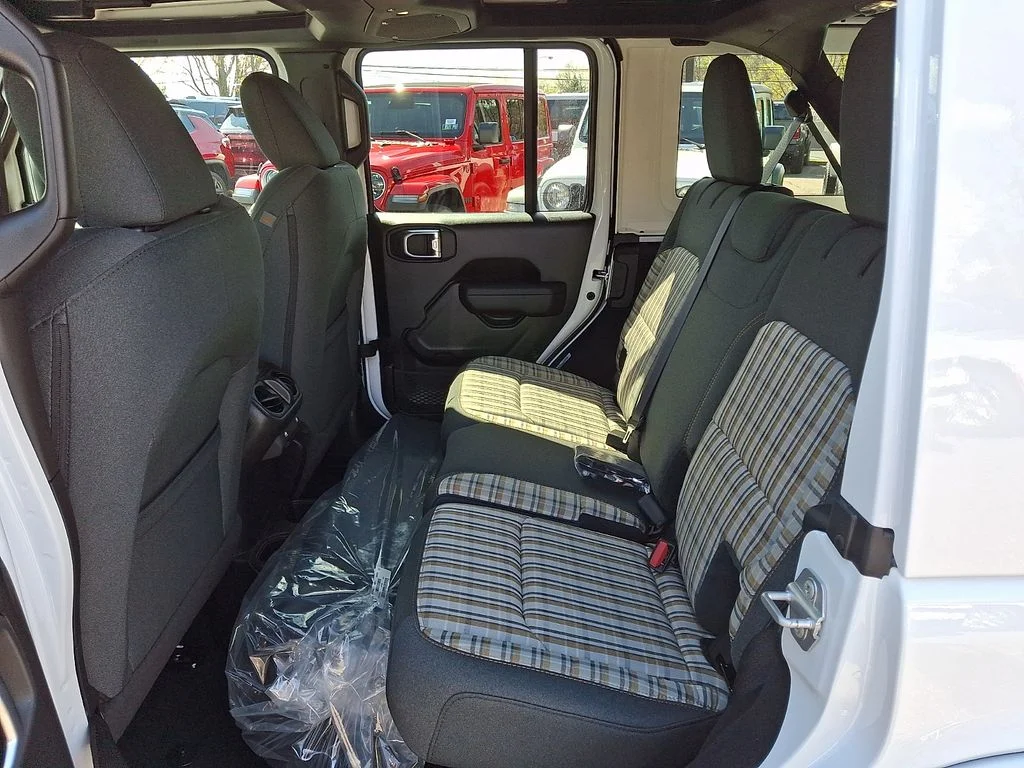 New 2026 Bright White Clear-Coat Exterior Paint Jeep 85th Anniversary Edition image 6