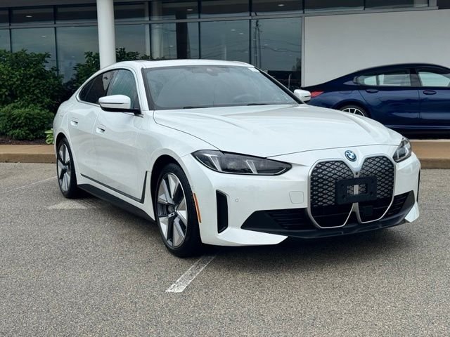 Used 2025 White BMW xDrive40 image 12