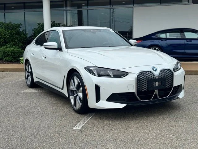 Used 2025 White BMW xDrive40 image 12
