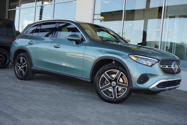 New 2026 Verde Silver Metallic Mercedes-Benz GLC 300 image 35