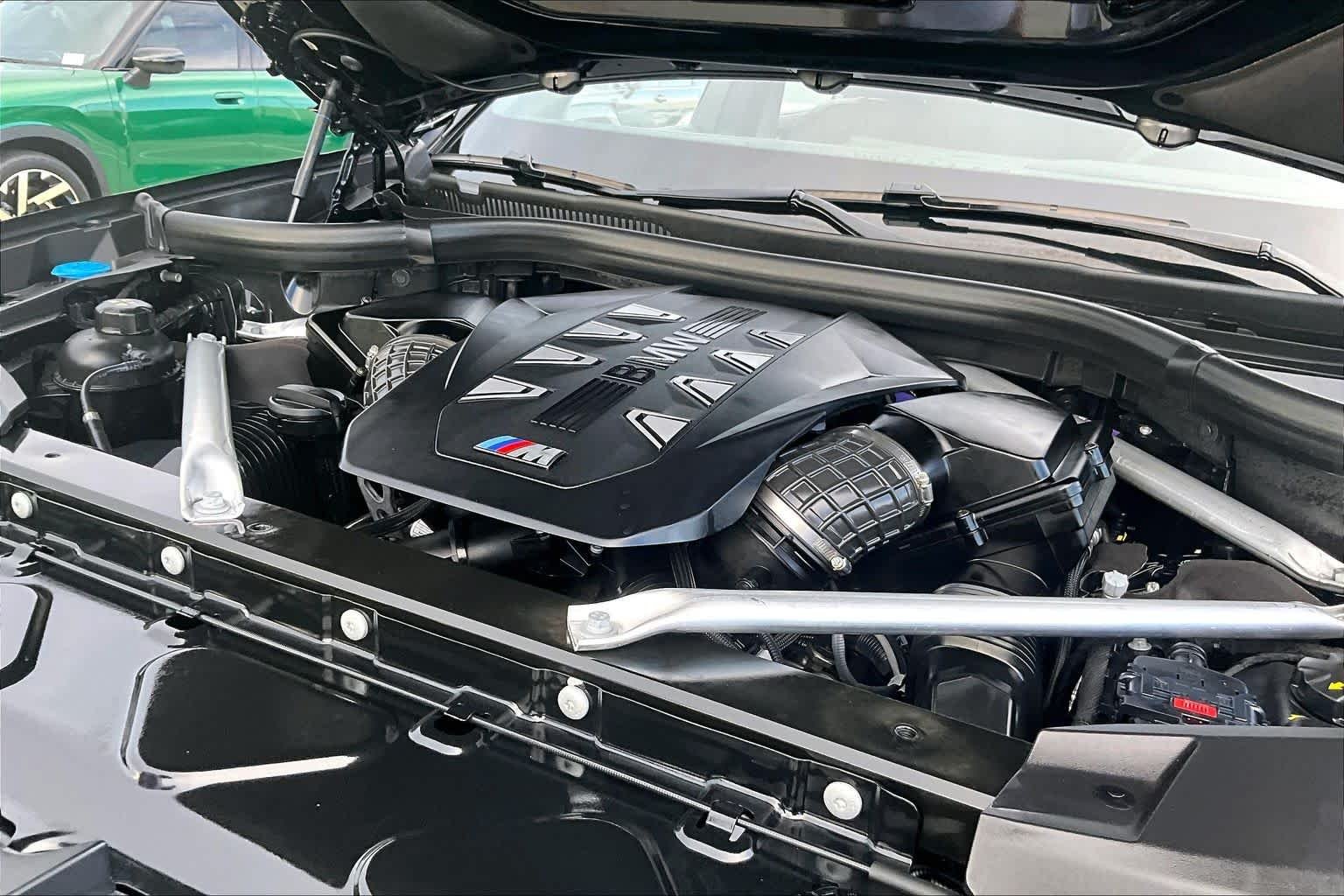 Used 2026 Black Sapphire Metallic BMW M60i image 31