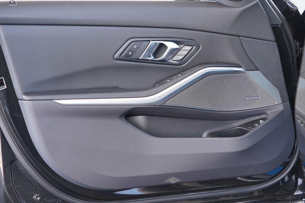 New 2026 Black Sapphire Metallic BMW 330i xDrive image 9