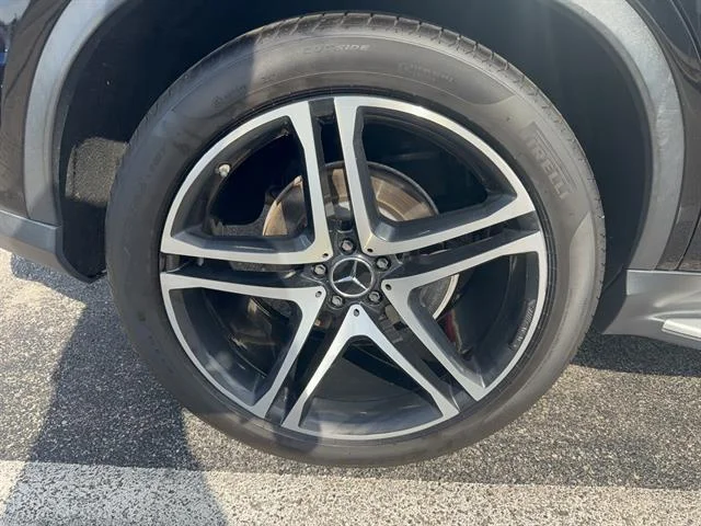 Used 2019 Black Mercedes-Benz AMG® GLE 43 image 31