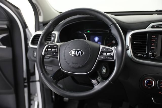 Used 2019 White Kia 2.4L LX image 3