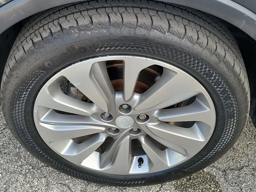 Used 2018 Gray Buick Preferred image 9