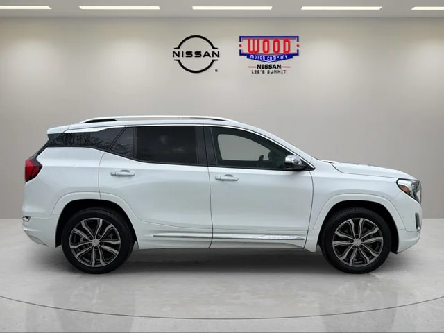 Used 2020 Summit White GMC Denali image 2