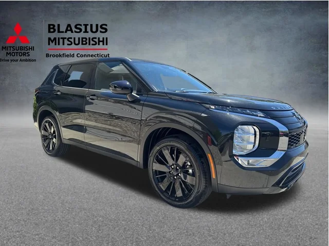2026 Mitsubishi Outlander LE