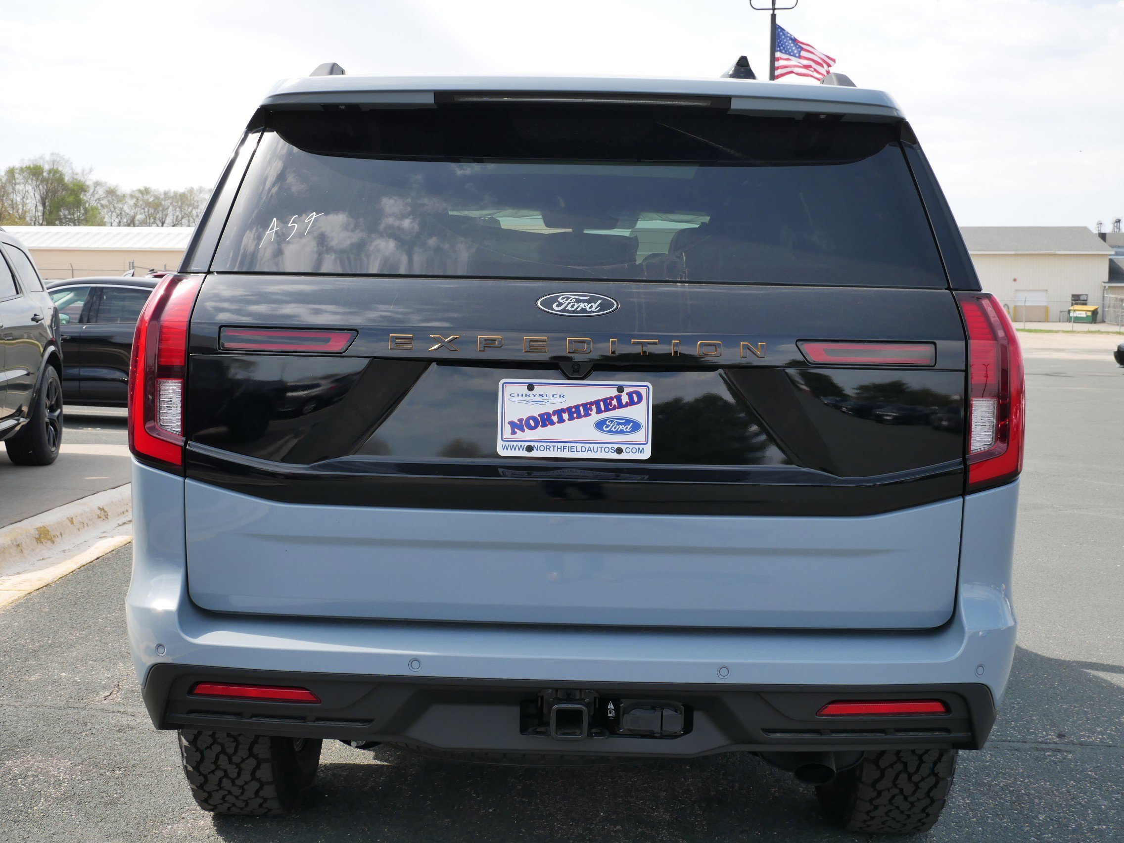 View vehicle photo 7