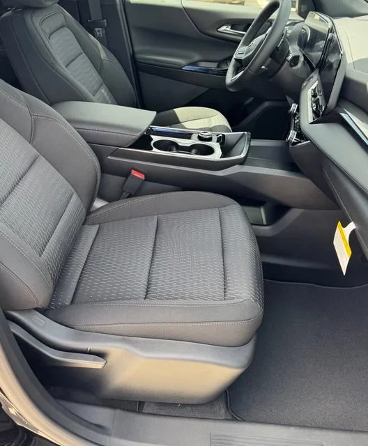 2027 Chevrolet Equinox LT - Photo 14