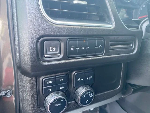 Used 2021  Chevrolet RST image 18