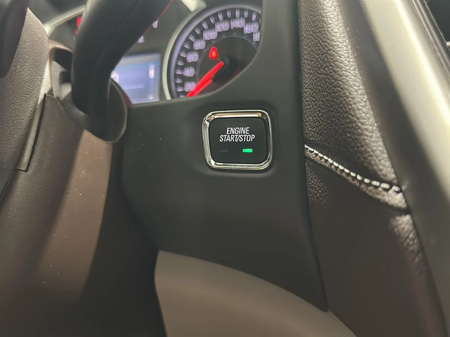 Used 2022 Summit White GMC SLE image 15