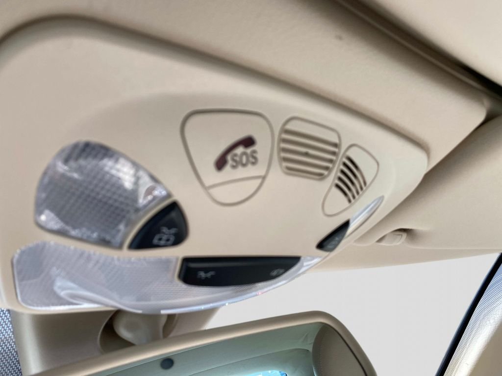 Used 2008 White Mercedes-Benz CLK 350 image 28