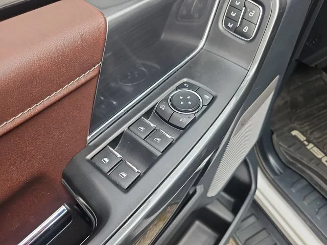Used 2022 White Ford LARIAT image 12