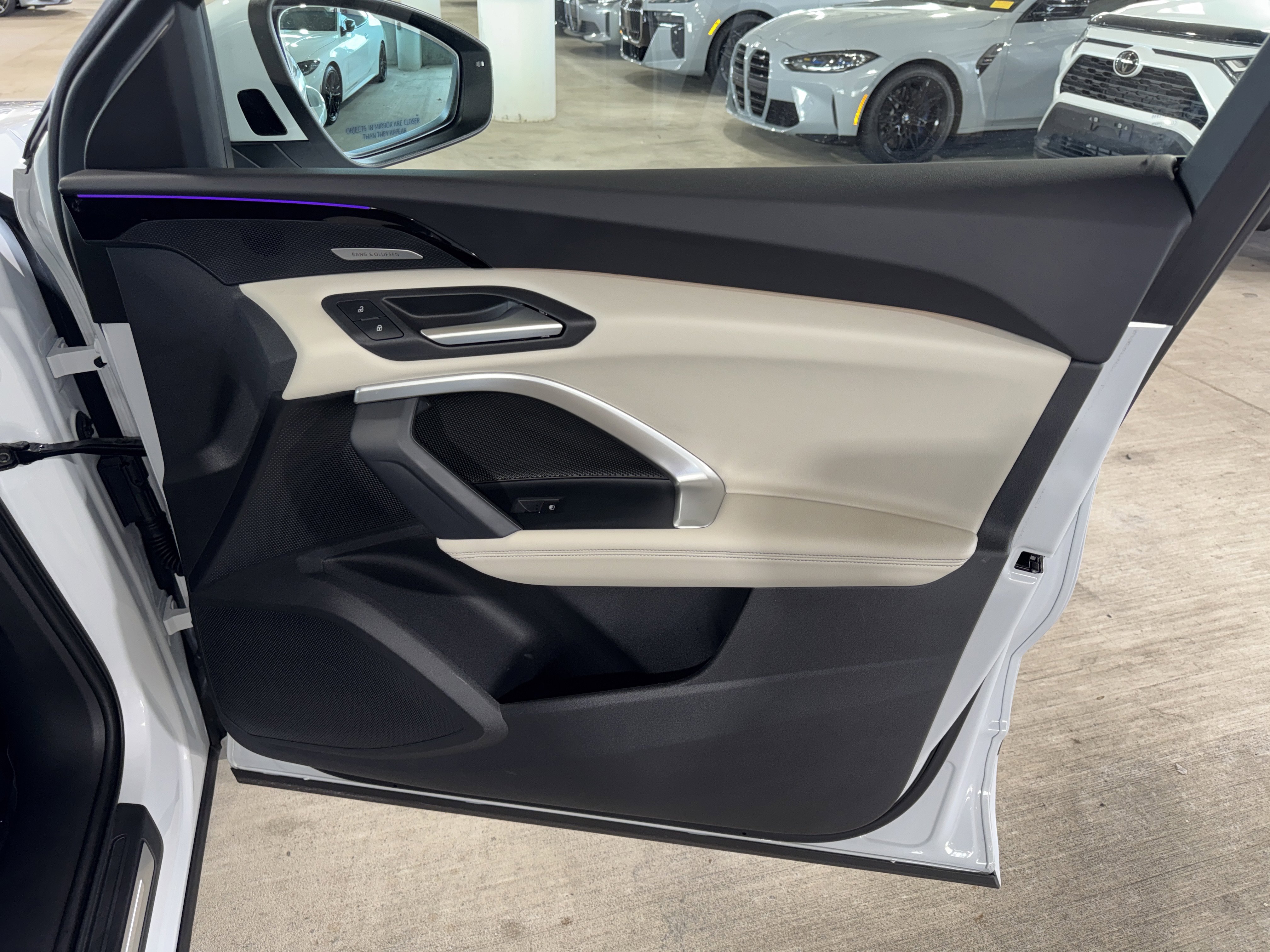 Used 2025 Arkona White Audi Prestige image 9