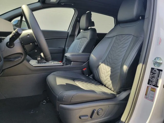 Used 2026 White Kia X-Line image 15