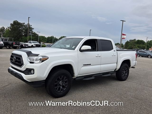 Used 2022 White Toyota SR5 image 3
