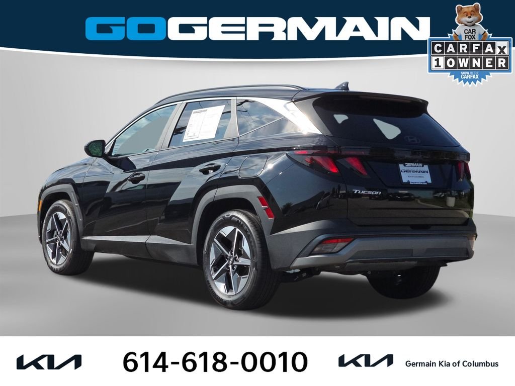 Used 2025 Black Hyundai SEL image 11