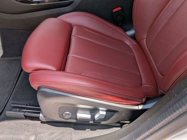 Used 2022 Gray BMW xDrive30i image 23