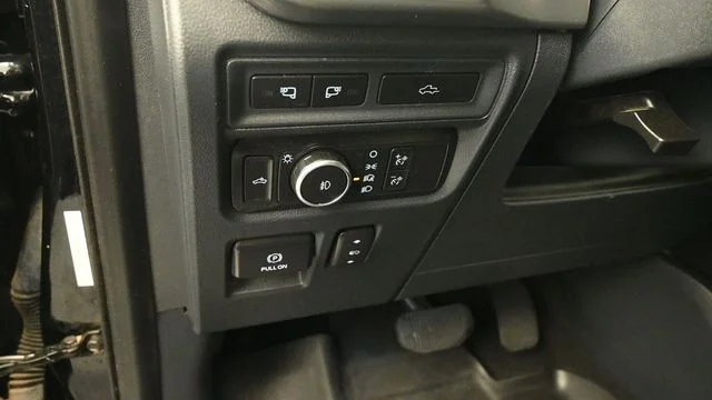 Used 2021 Black Metallic Ford Lariat image 14