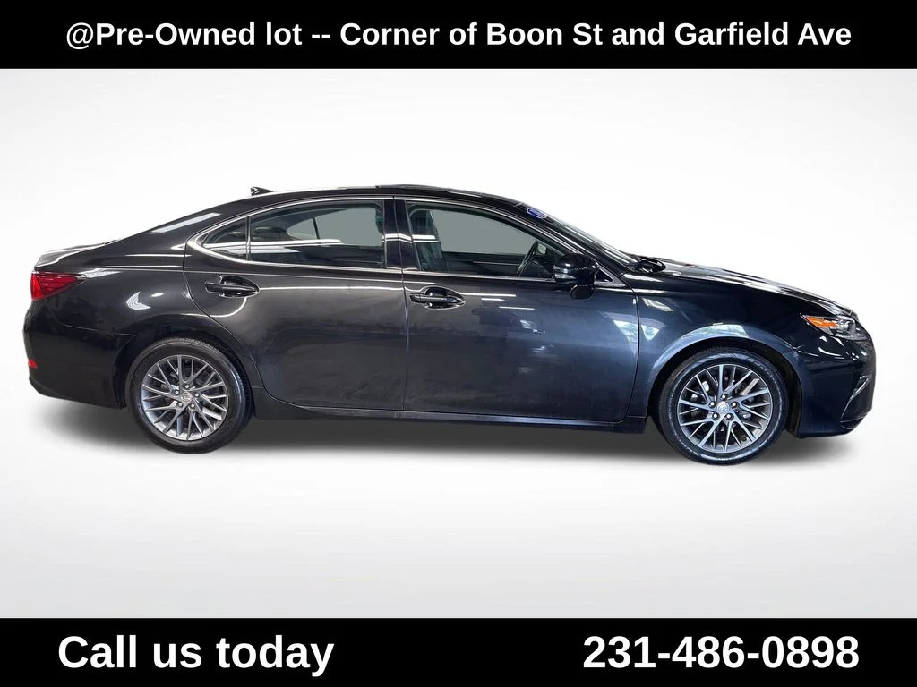 Used 2018  Lexus 350 image 6