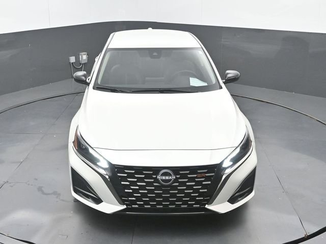 Used 2025 Pearl White Tricoat Nissan 2.5 SR image 28