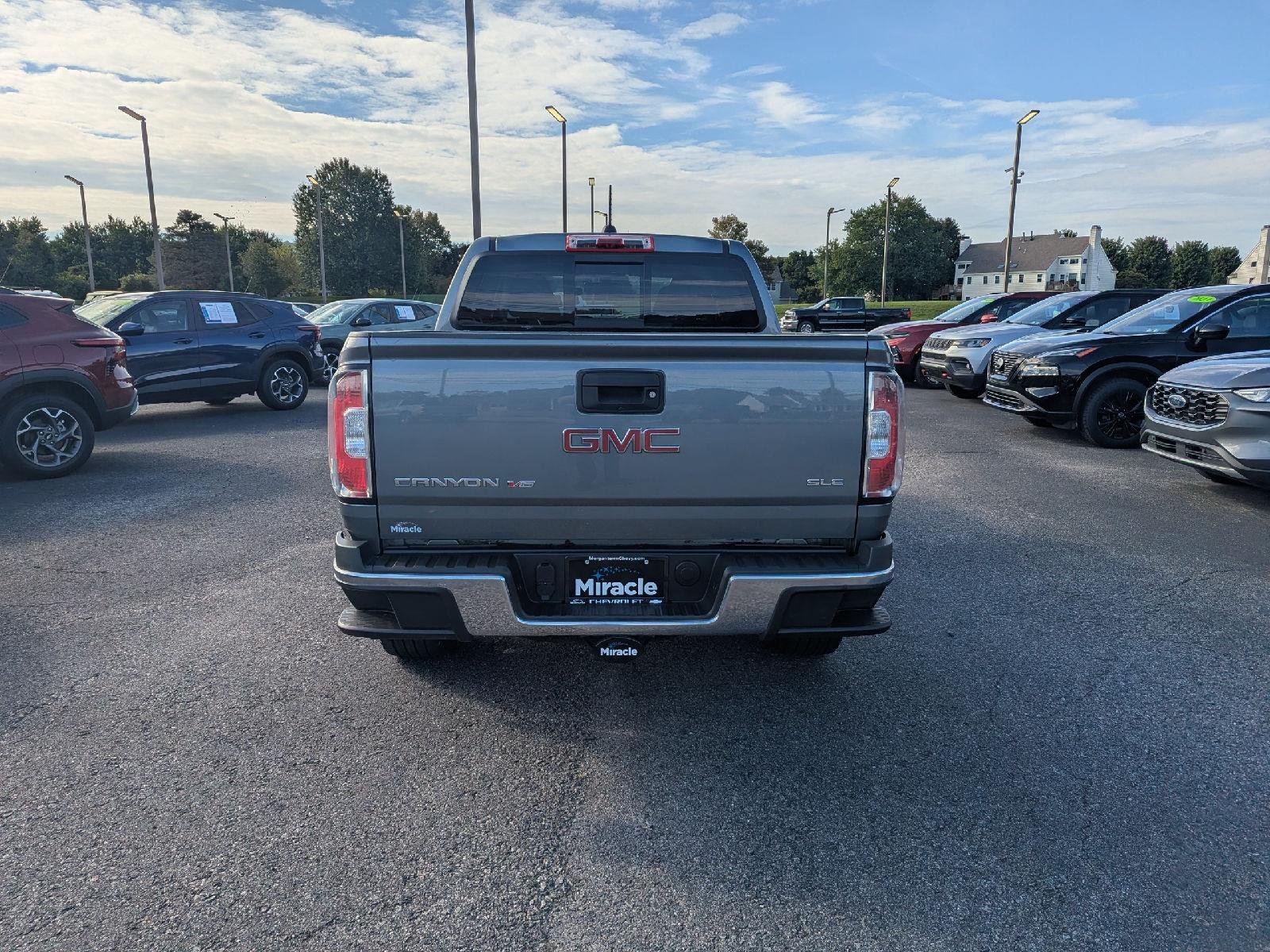 Used 2019 SATIN STEEL METALLIC GMC 4WD SLE image 6