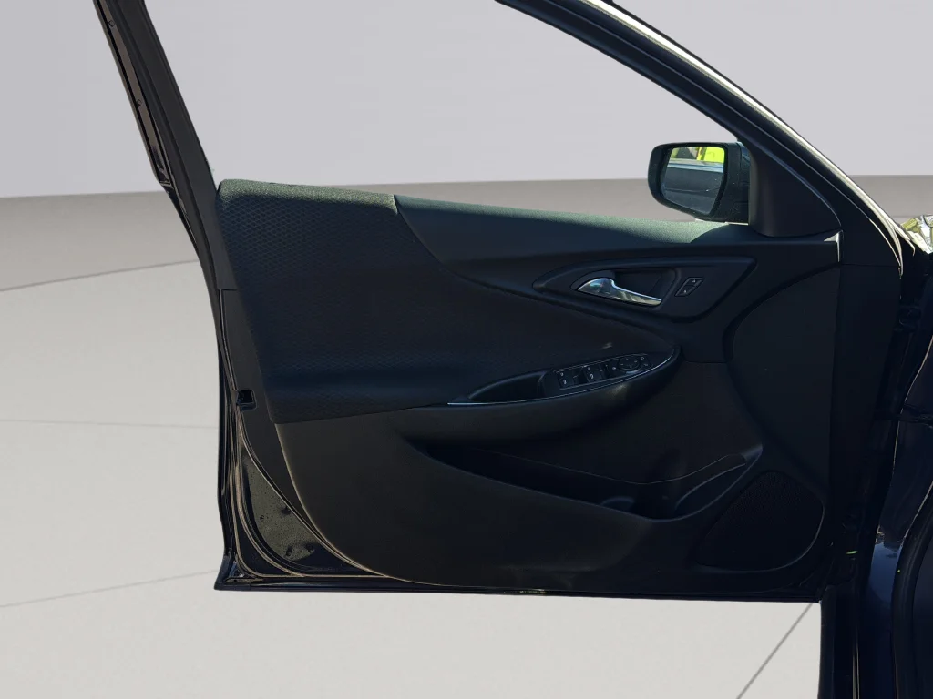 Used 2018 Blue Velvet Metallic Chevrolet LT image 25