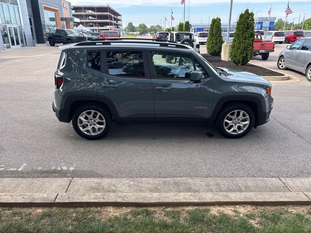 Certified Used 2018 Gray Jeep Latitude image 6