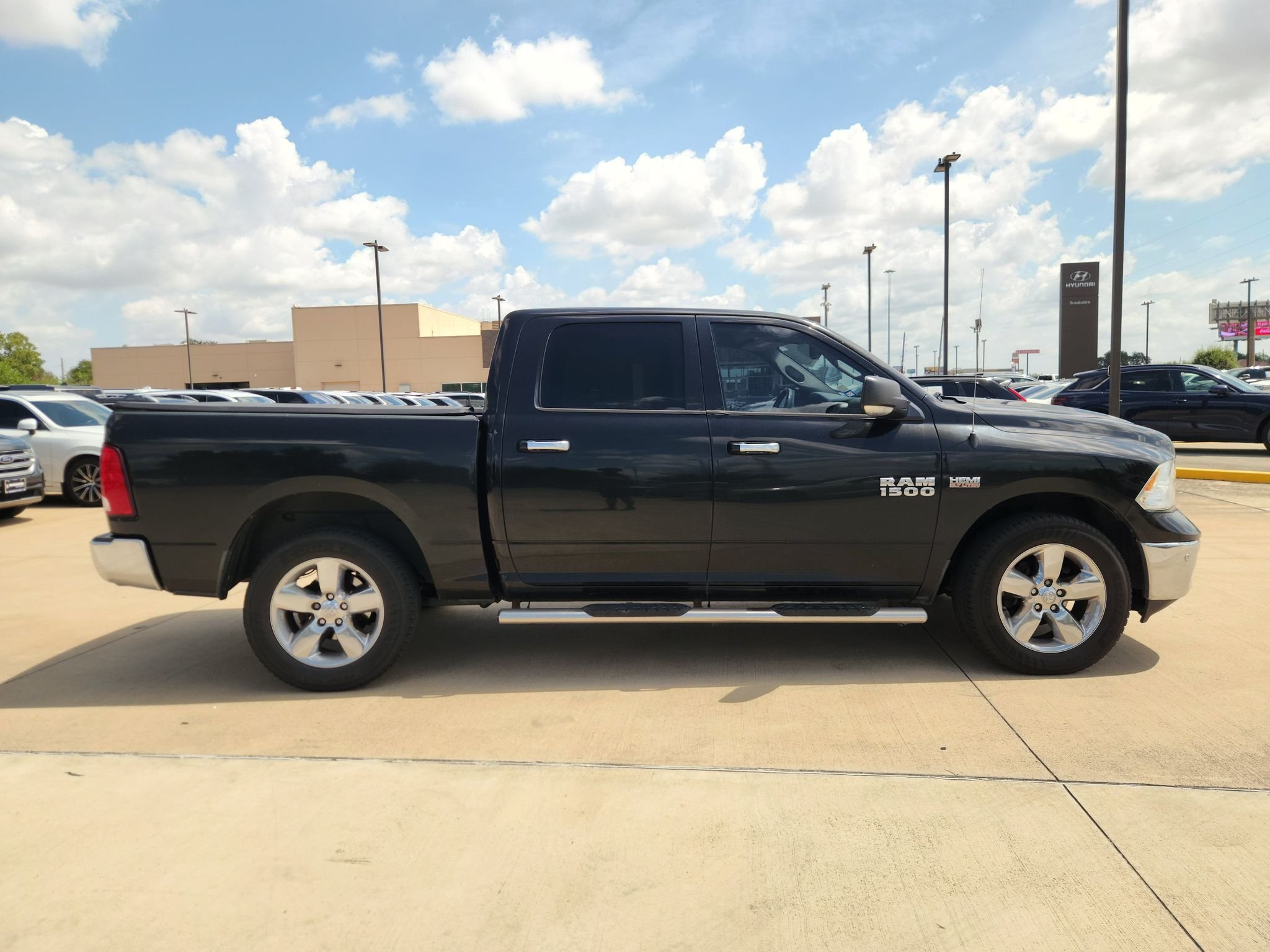 Used 2017 Brilliant Black Crystal Pearlcoat Ram Big Horn image 5
