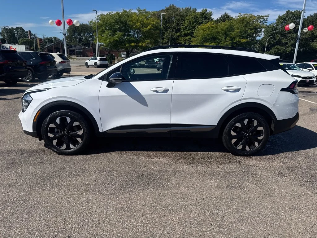 Used 2023 White Kia X-Line image 4