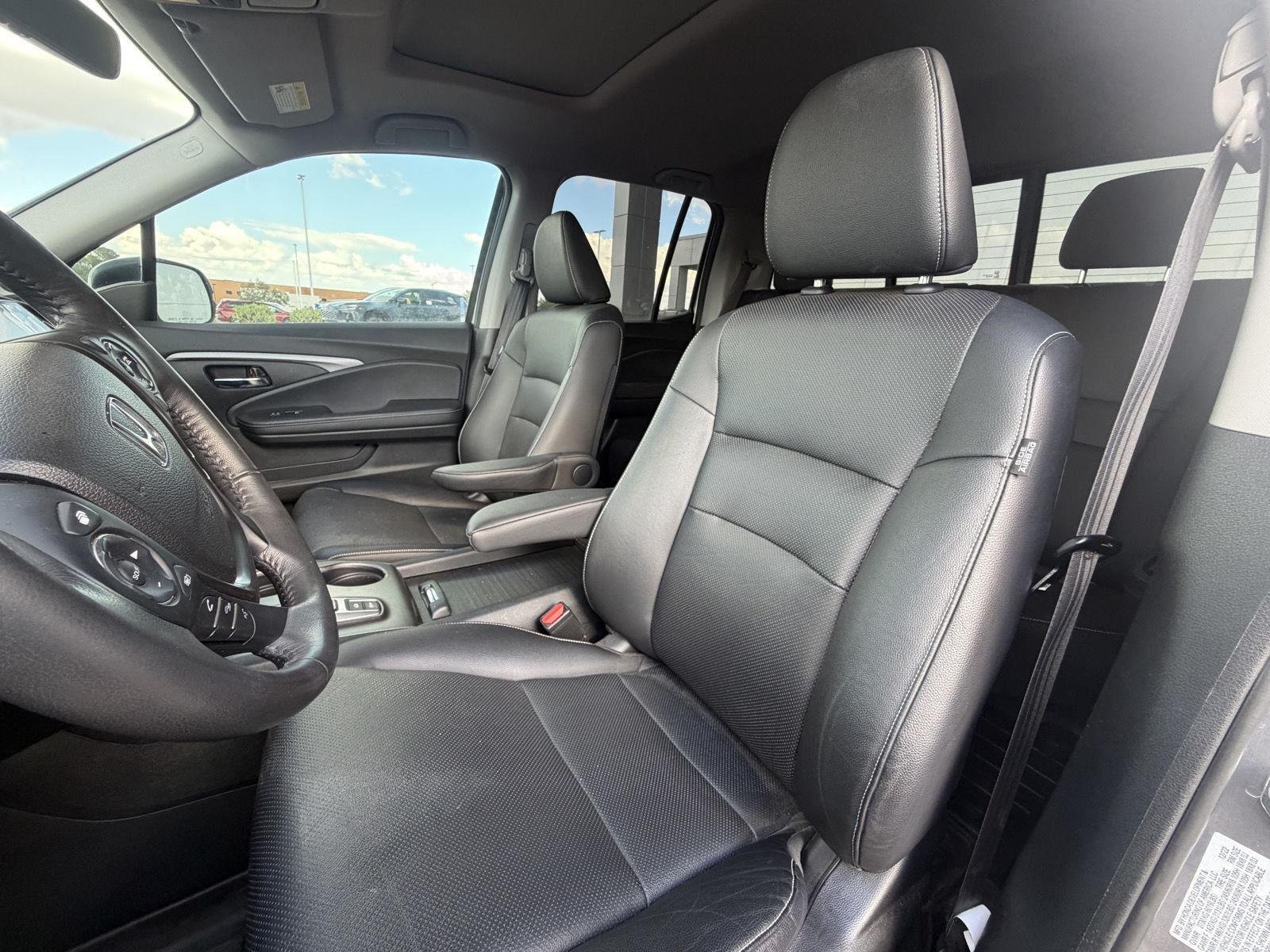 Used 2023 Lunar Silver Metallic Honda RTL image 14