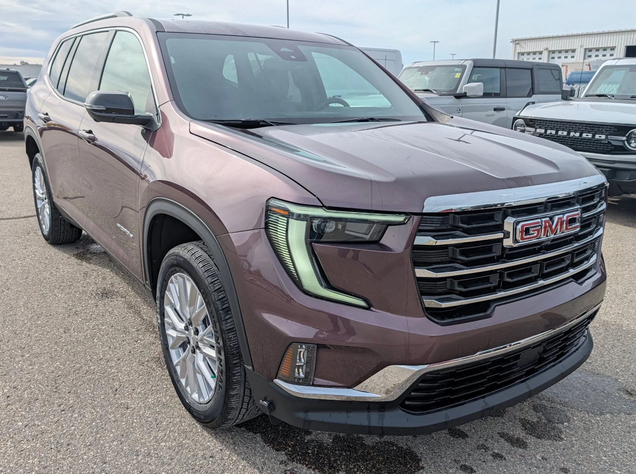 Used 2025 Crystal Metallic GMC ELEVATION AWD **New Arrival** image 7