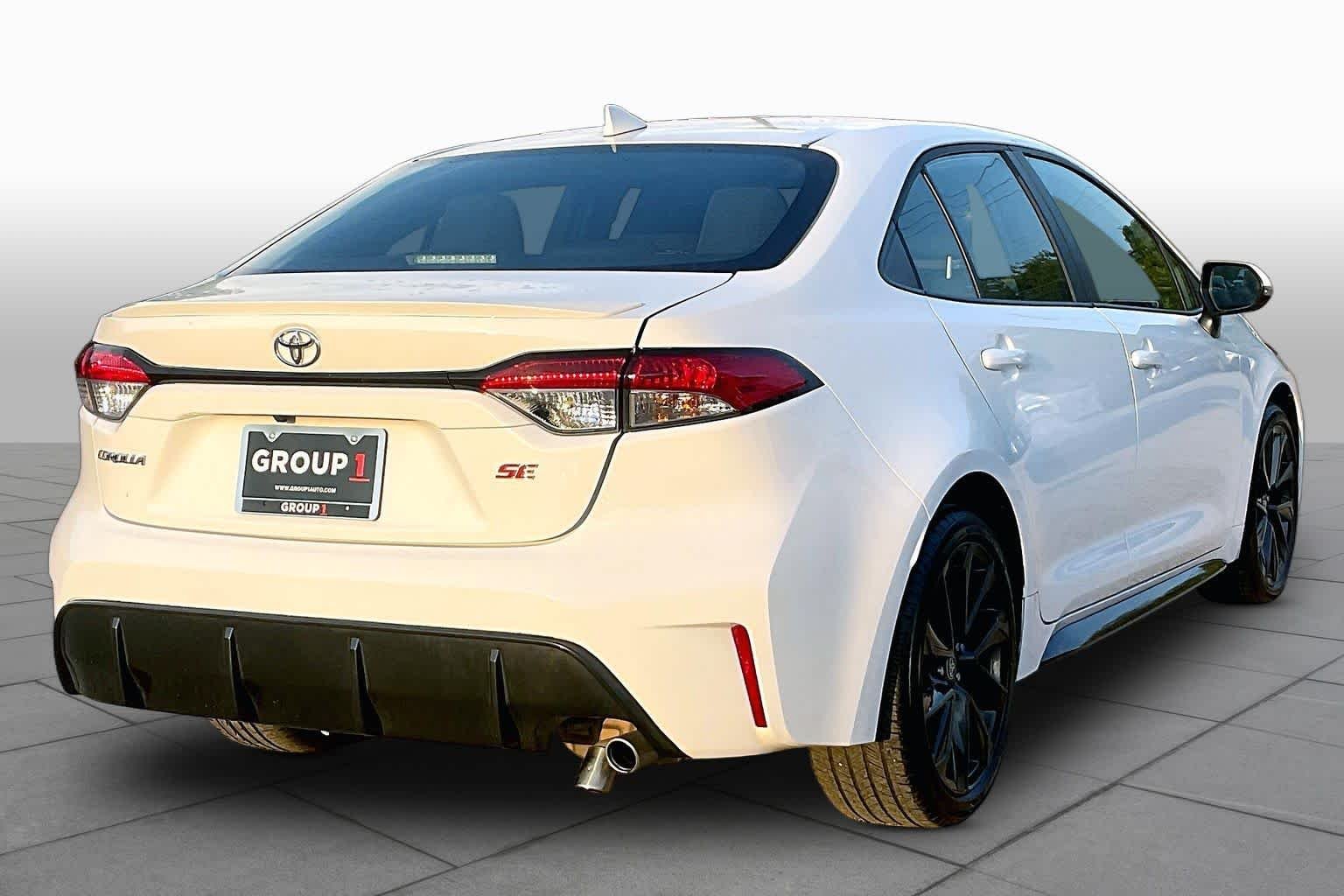 Used 2024 Ice Cap Toyota SE image 13