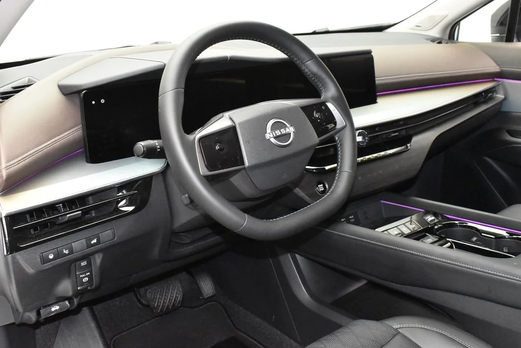 Used 2026 White Nissan Platinum image 17