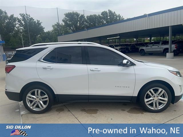 Used 2019 Iridescent Pearl Tricoat Chevrolet Premier image 6