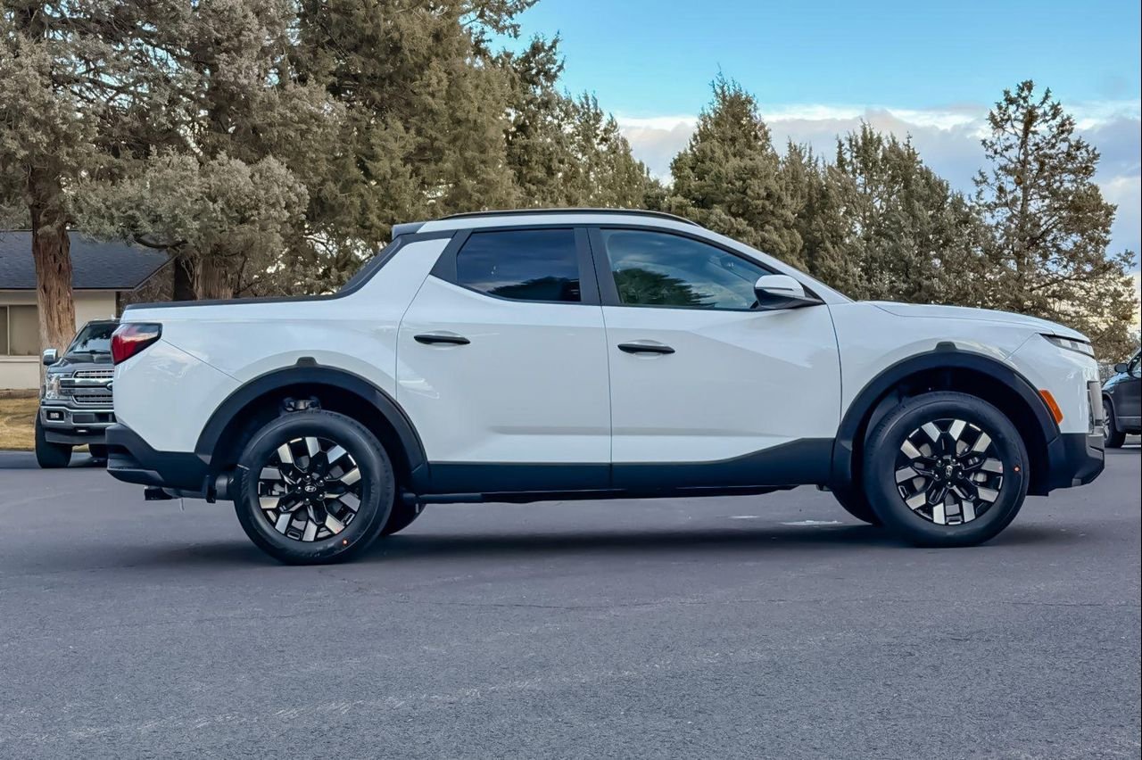 New 2026 White Hyundai SEL AWD image 3
