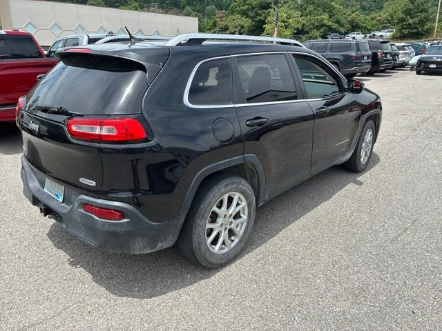 Used 2014 Black Jeep Latitude image 5
