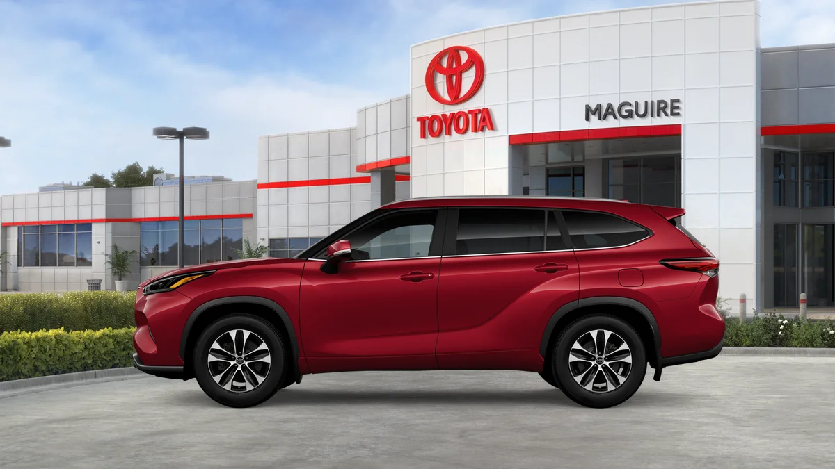 New 2026 Ruby Flare Pearl Toyota XLE image 17