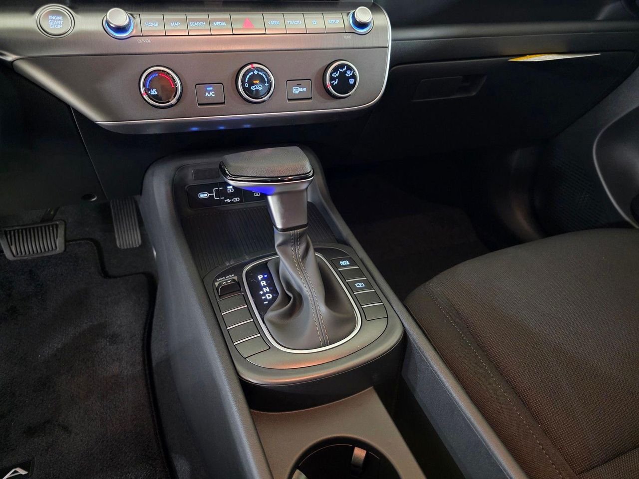 New 2027 C5g Hyundai SE FWD image 27