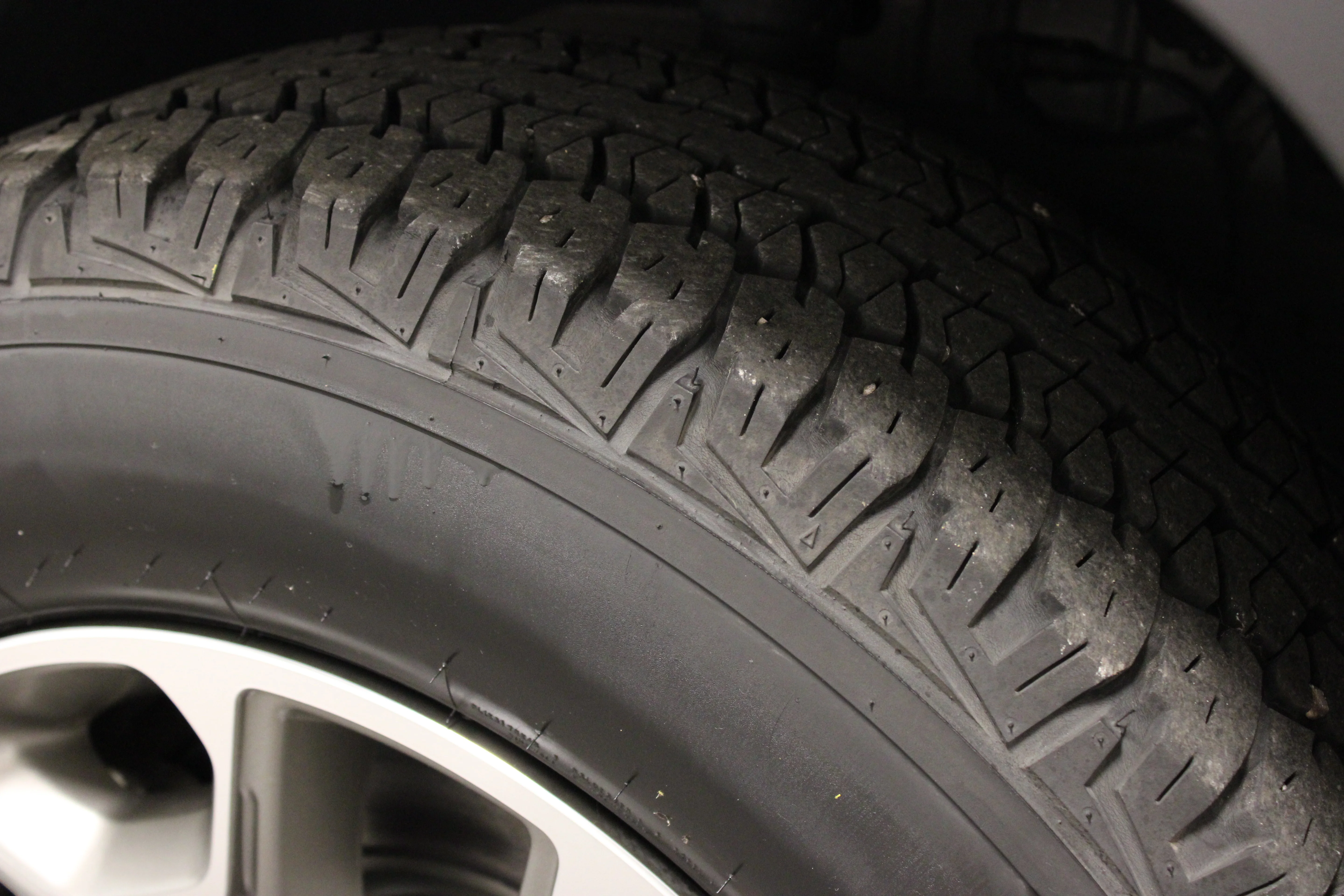 Used 2022 Diamond Black Crystal Pearlcoat Jeep Trailhawk image 10