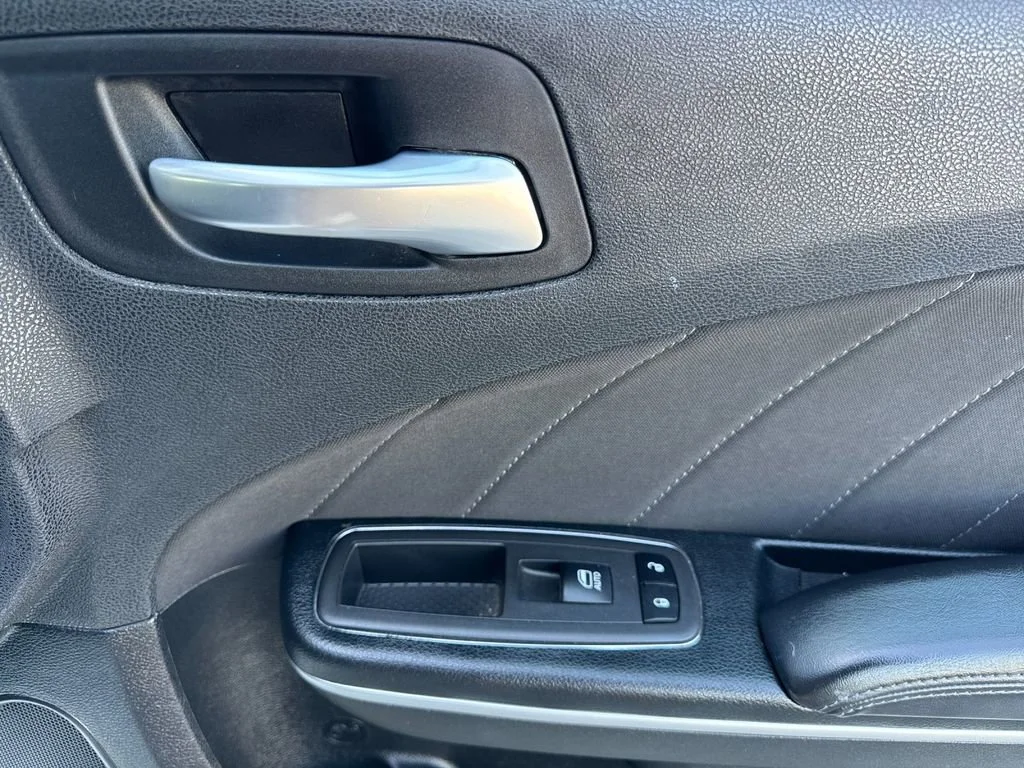 Used 2022 White Dodge SXT RWD image 18