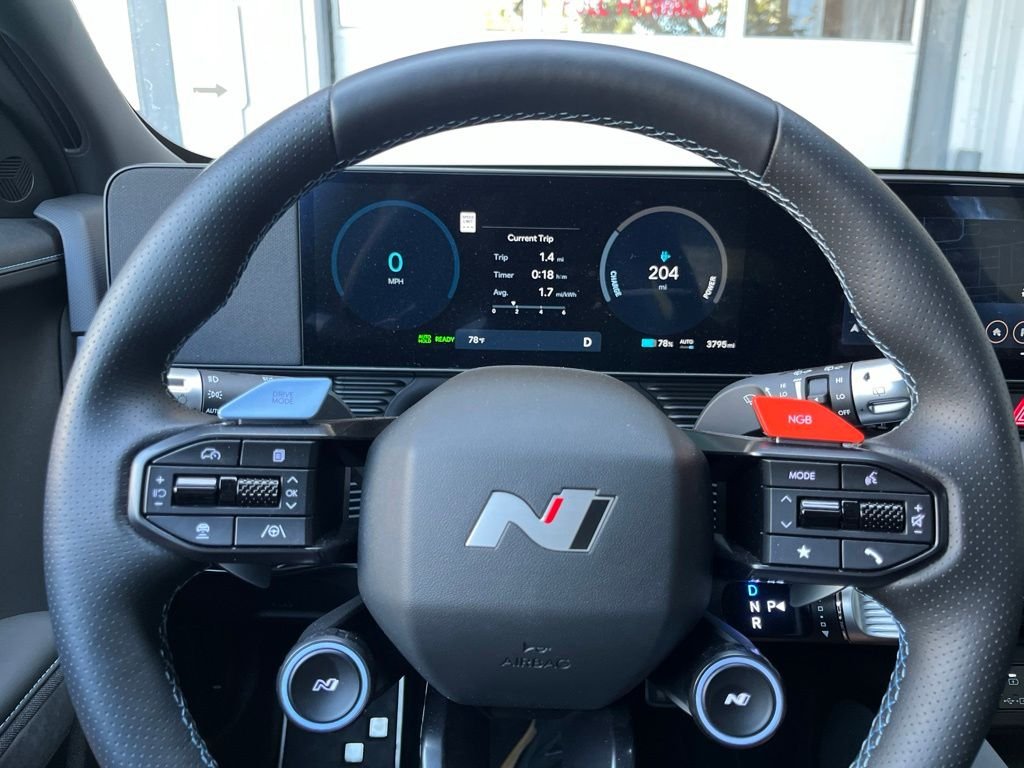 Used 2025 Gray Hyundai Base image 4