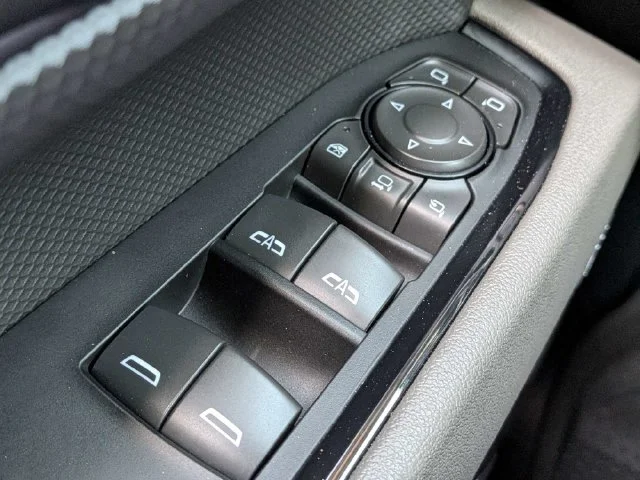 Used 2025 Gray Chevrolet ZR2 image 21