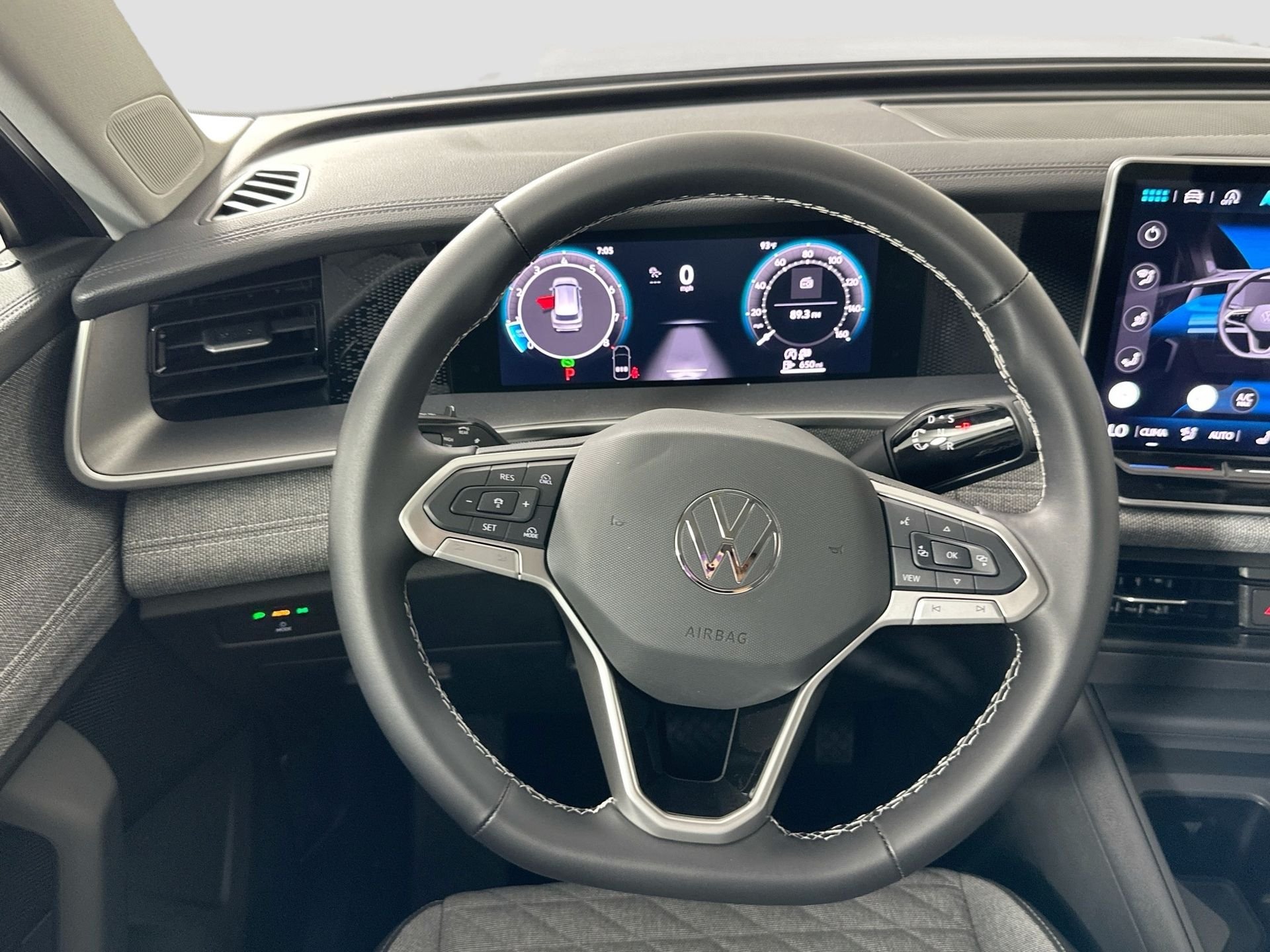 2025 Volkswagen Tiguan S - Photo 18