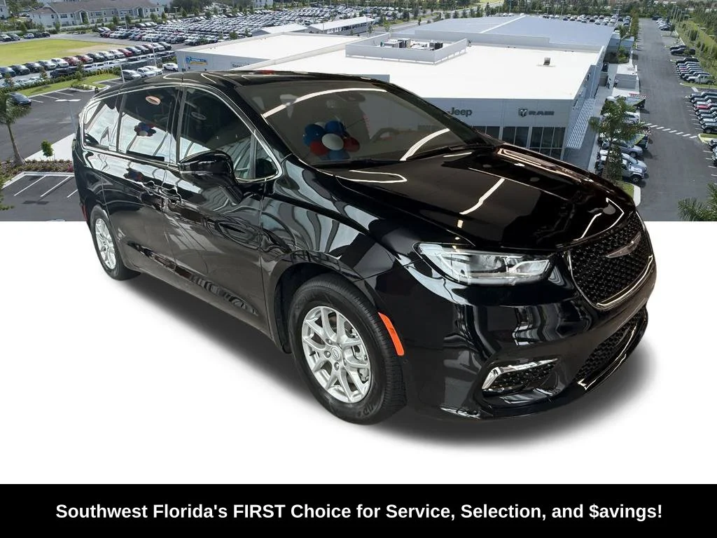 New 2026 Diamond Black Crystal Pearl-Coat Exterior Paint Chrysler Select image 2